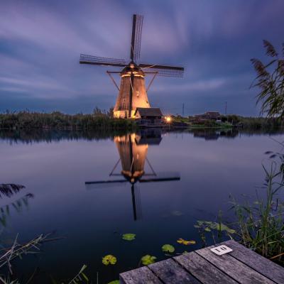 Kinderdijk Netherlands Holland windmills sunrise zonsopkomst may reflection clouds wolken verlicht Illuminated 