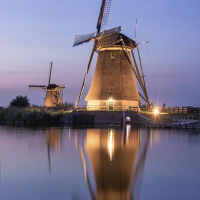 Holland kinderdijk windmills sunset long exposure holland light blue hour illuminated mill verlicht 